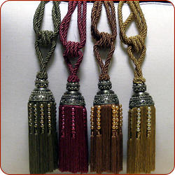 Pearl Tiebacks